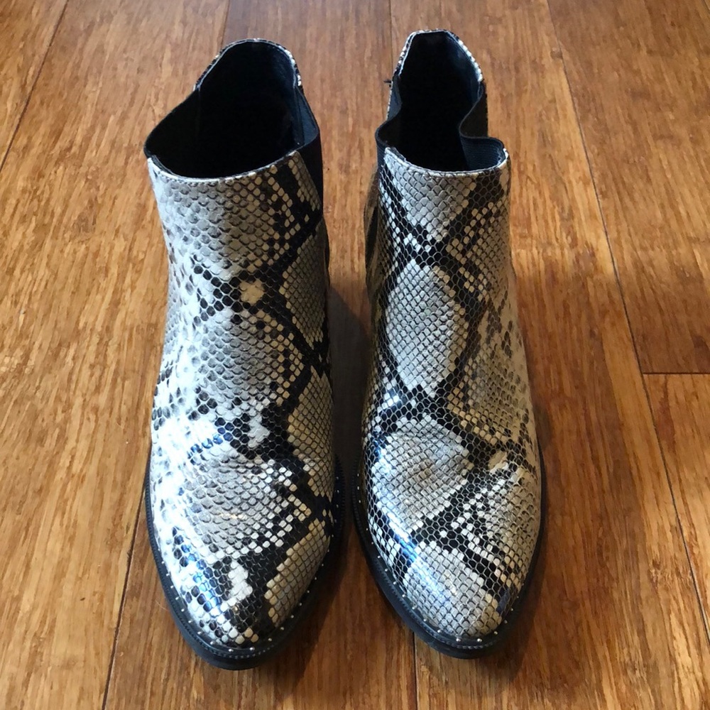 Universal Thread Snake Skin Stud Booties